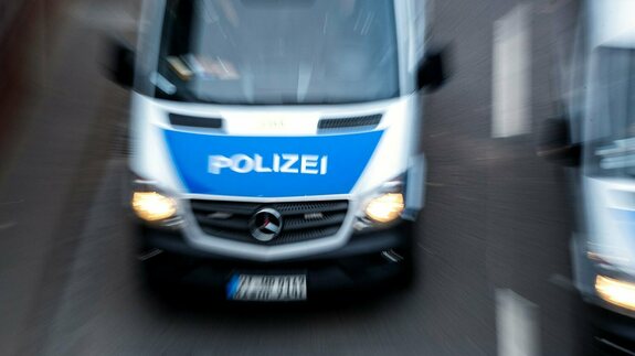 New Dangerous physical damage in Ansbach: conflict over parking area intensifies: Rabiater Senior runs over 27-year-old’s leg